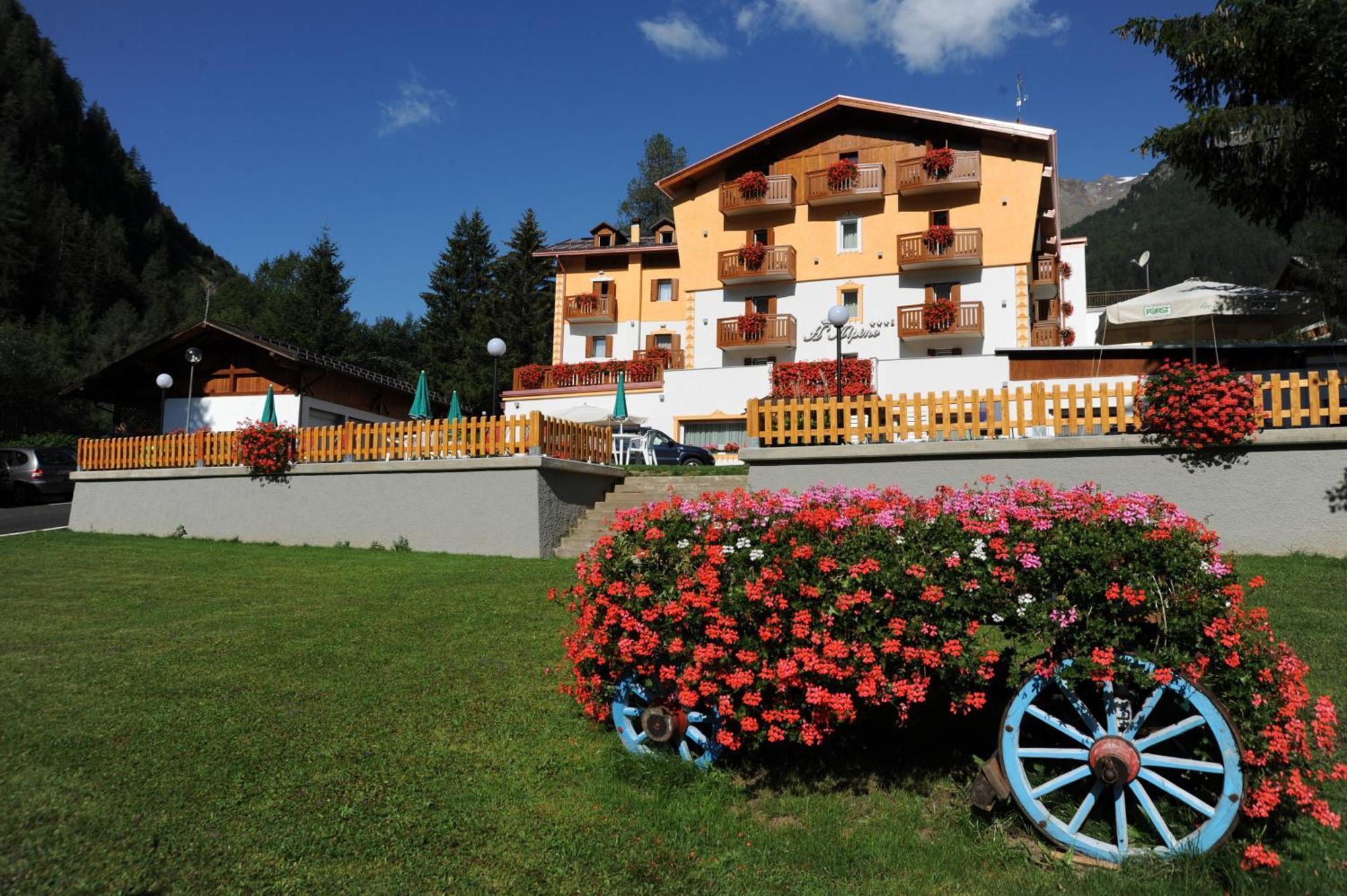Hotel Alpino Wellness & Spa Peio Fonti Luaran gambar